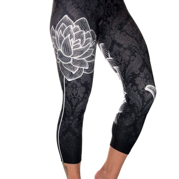 Inner Fire Capri Leggings - Lotus - Picture 2 of 2